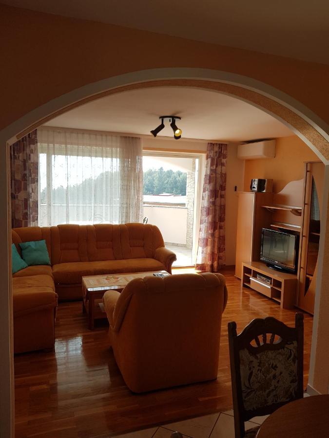 Apartmani Krajnovic Фажана Екстер'єр фото