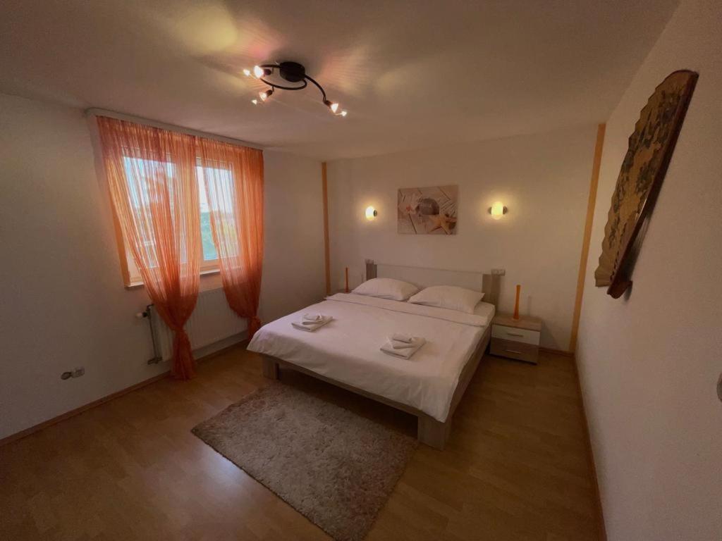 Apartmani Krajnovic Фажана Екстер'єр фото