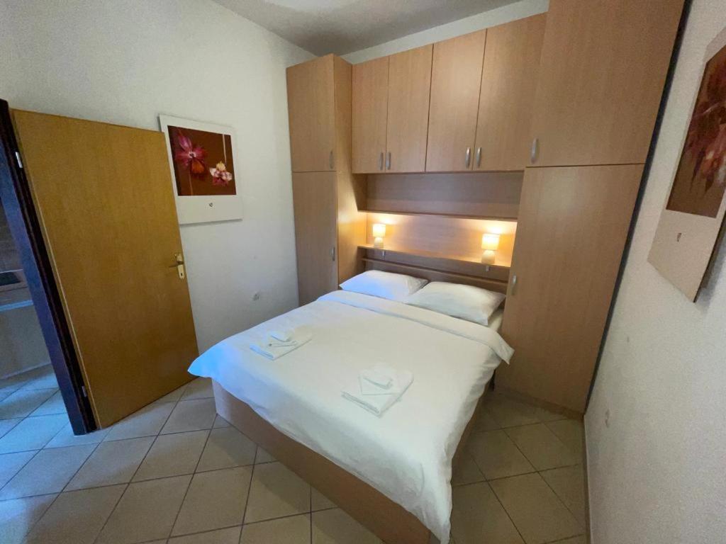 Apartmani Krajnovic Фажана Екстер'єр фото